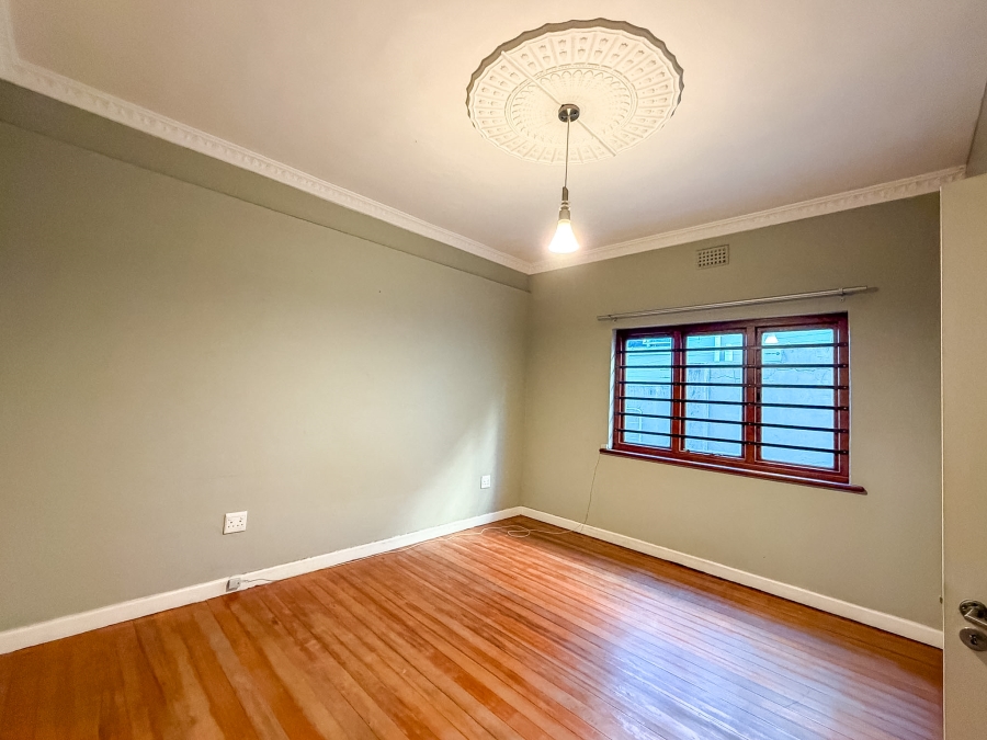 3 Bedroom Property for Sale in Vredehoek Western Cape
